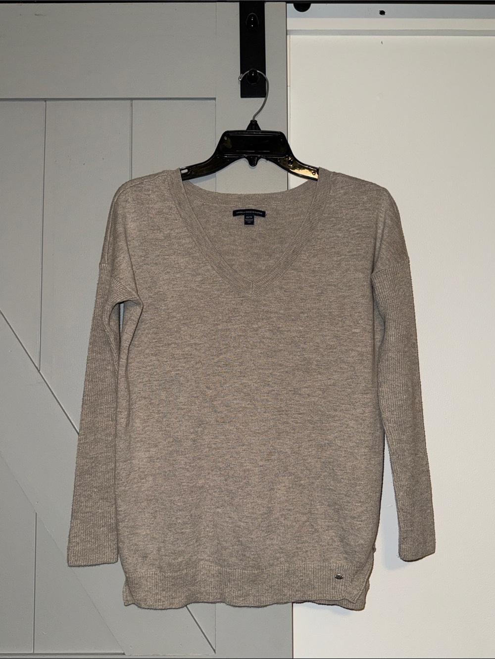 American Eagle Vneck Sweater